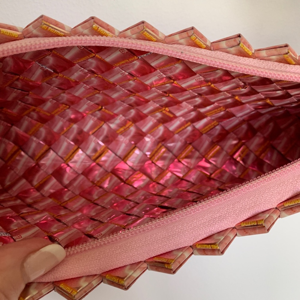 Vintage Handmade Recycled Pink Bubble Gum Wrapper Purse Crossbody Bag - Picture 5 of 8